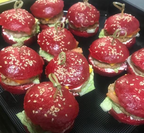 Беби бургер с куриной котлетой